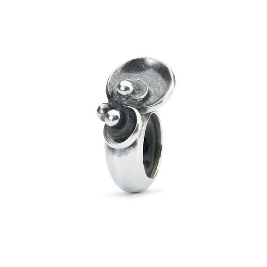 Single Water Lily Spacer